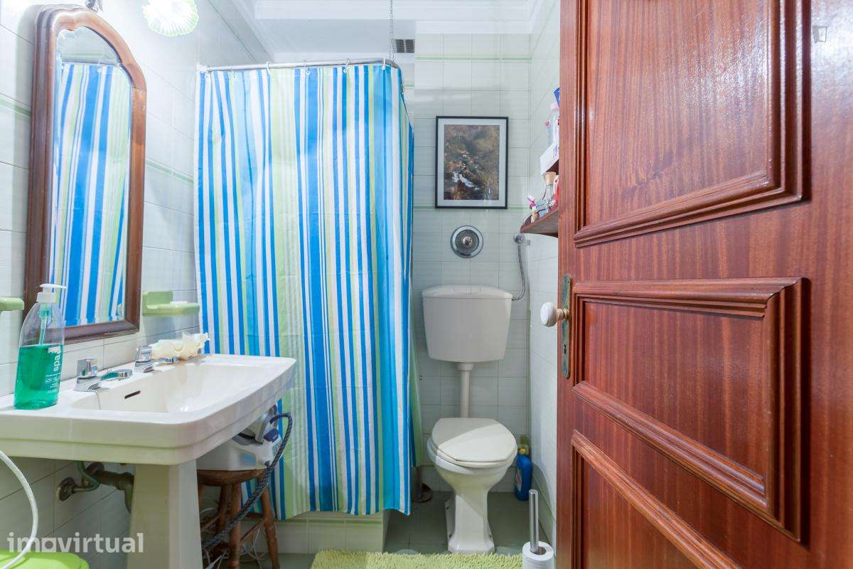 Quarto - localizado em Custóias Porto - Grande imagem: 2/26