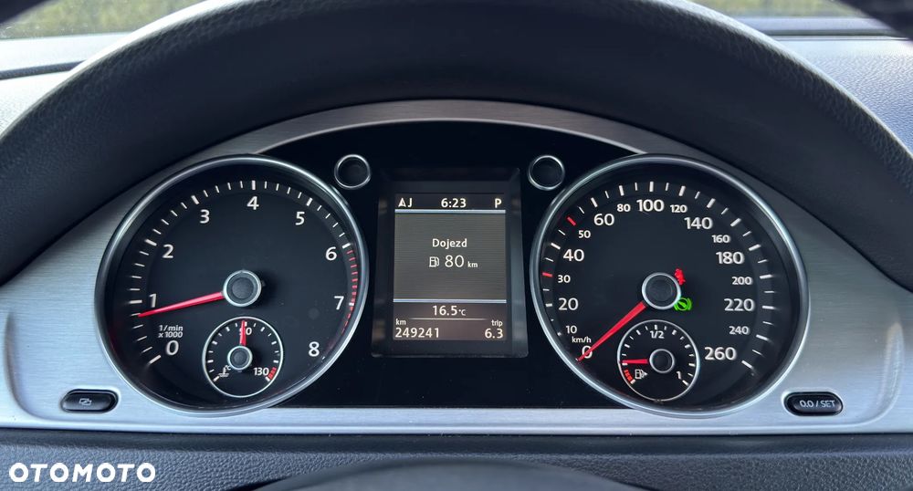 Volkswagen Passat - 18