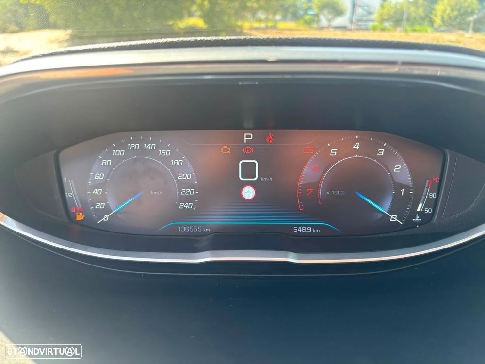 Peugeot 3008 1.2 PureTech Allure EAT6 - 28