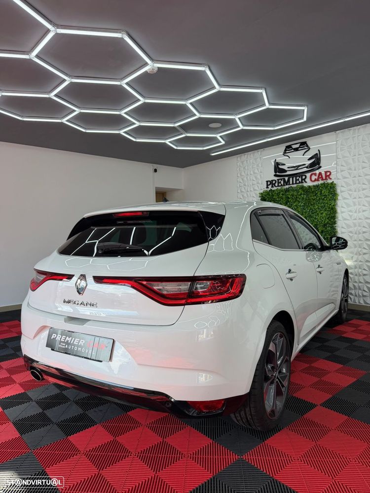Renault Mégane ENERGY TCe 130 BOSE EDITION - 23