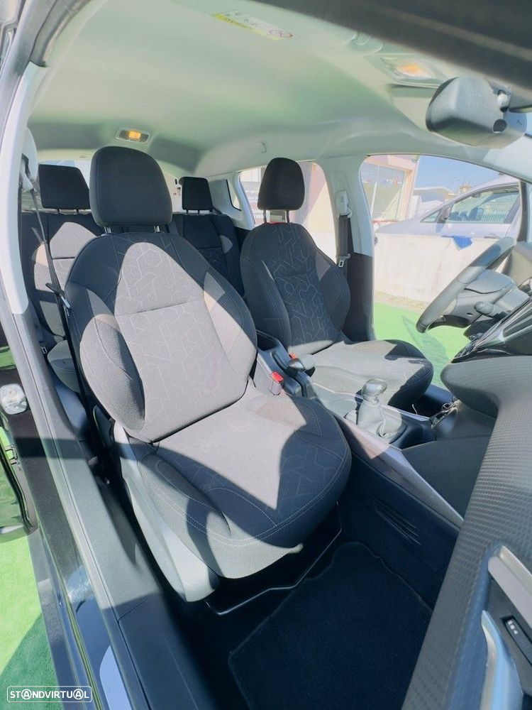 Peugeot 2008 1.2 PureTech Style - 12