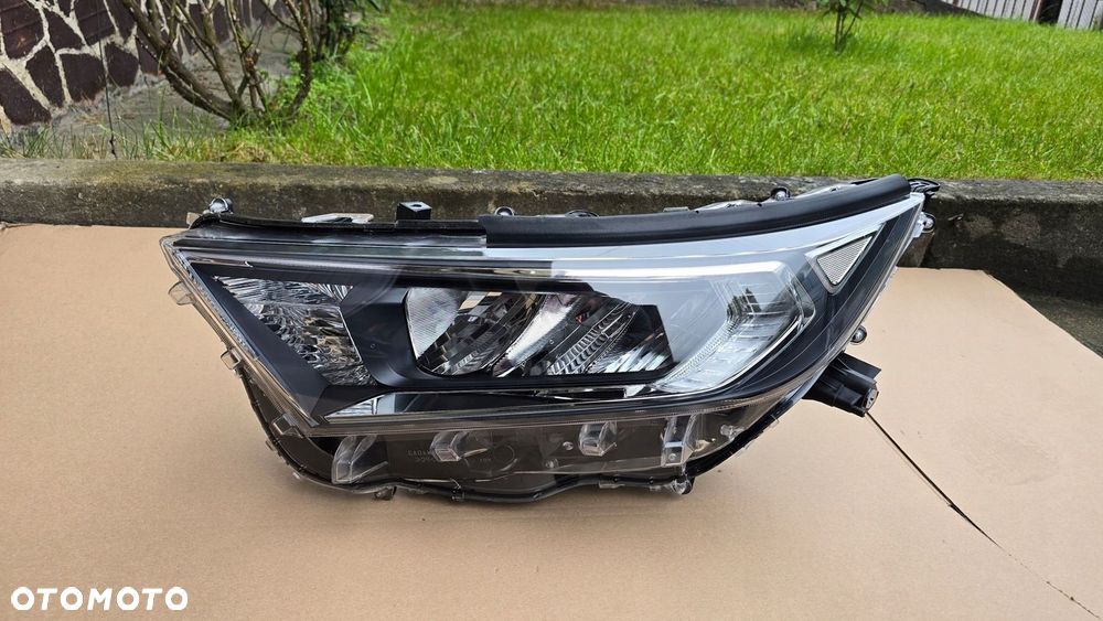 Toyota Rav4 V 19- Lampa Przednia Lewa FULL LED Oryginał EU Nieklejona - 1