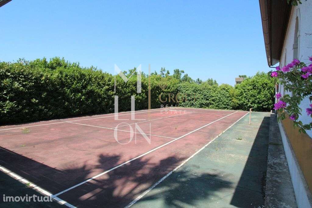 Moradia solarenga construída na primeira metade do séc. XX em bom esta - Grande imagem: 5/29