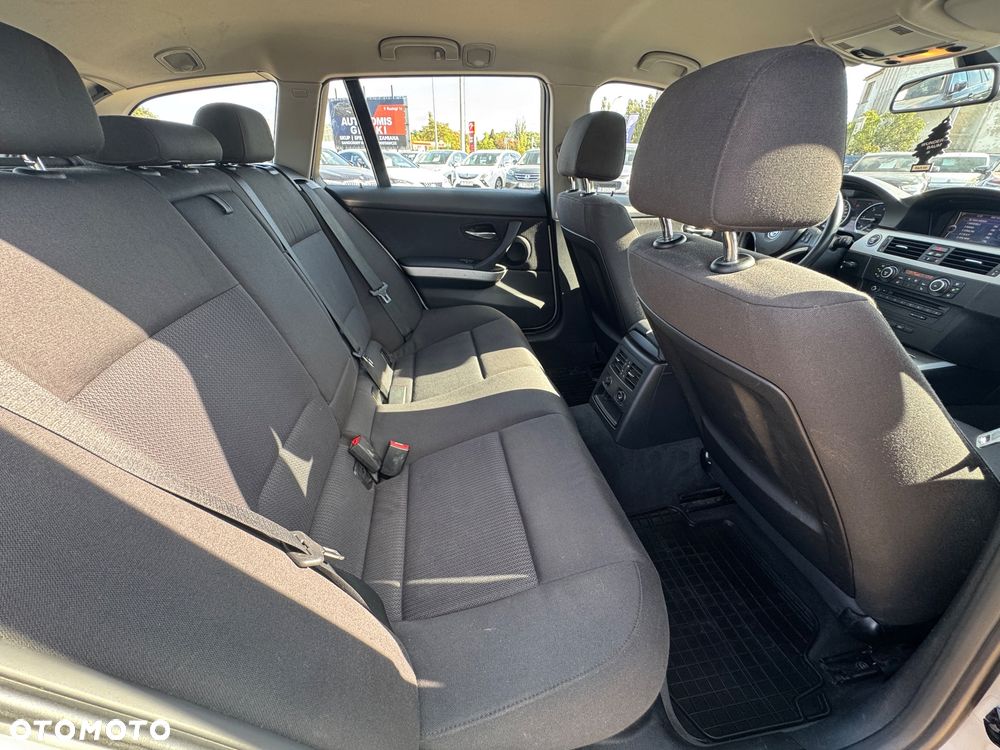 BMW Seria 3 318d Sport Line - 27