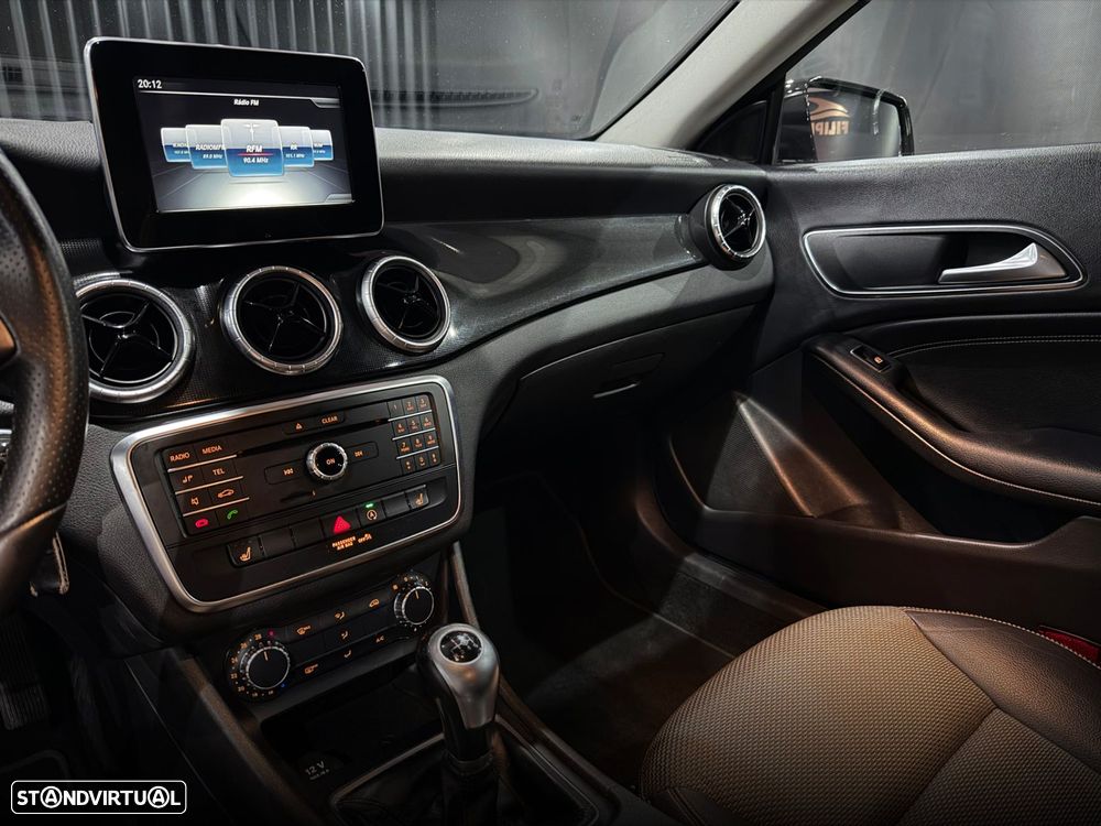 Mercedes-Benz CLA 180 d Shooting Brake Style - 14