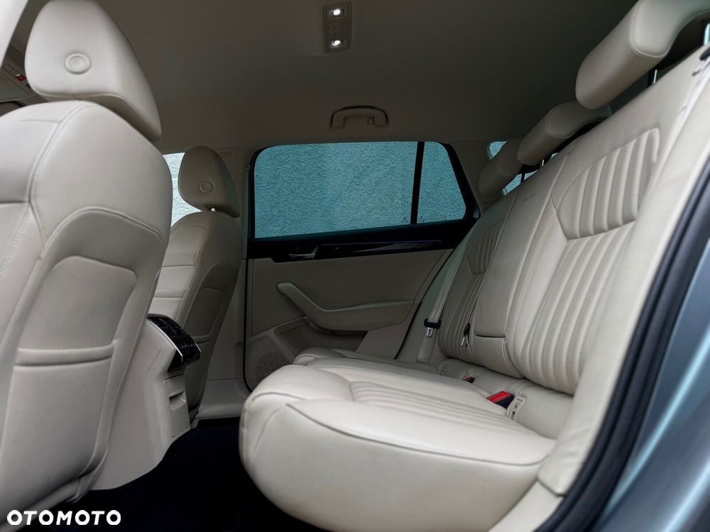 Skoda Superb 2.0 TDI 4x4 L&K DSG - 11