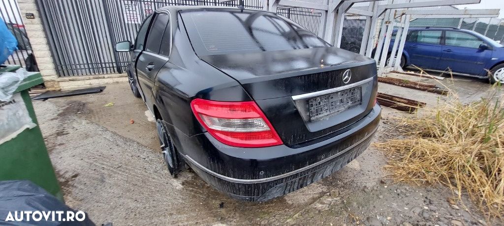 Dezmembrari Mercedes Benz W204 motor 1.8 benzina kompressor - 1
