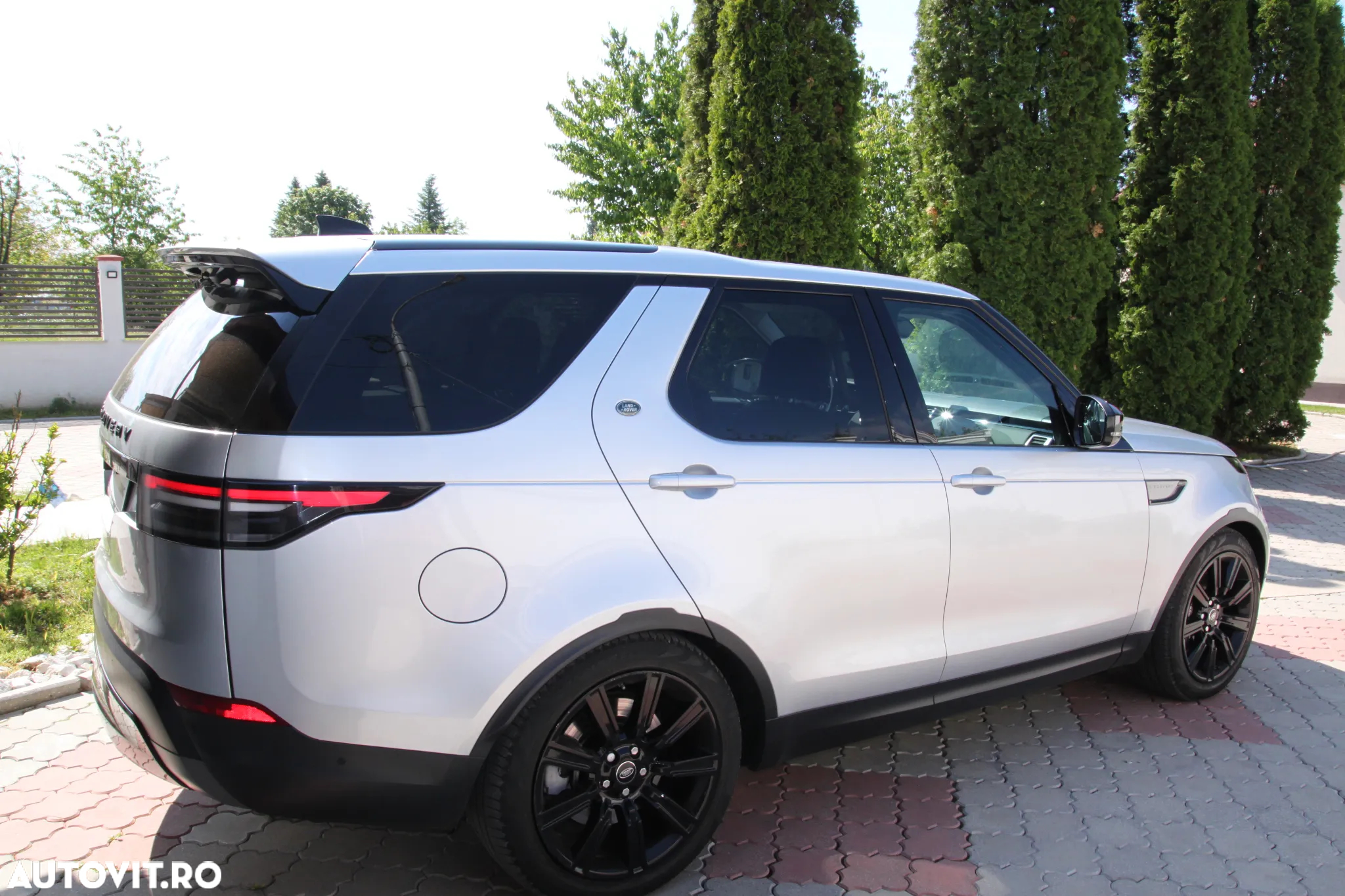 Land Rover Discovery 3.0 L SD6 Landmark Edition - 17