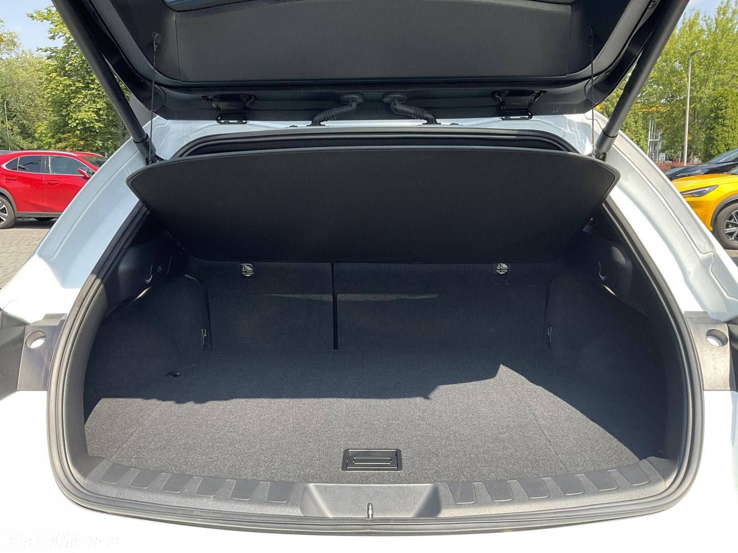 Lexus UX - 31