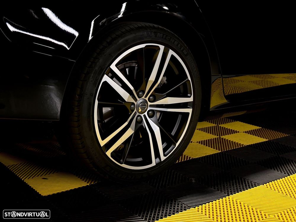 Volvo V60 2.0 T6 AWD TE R-Design - 12