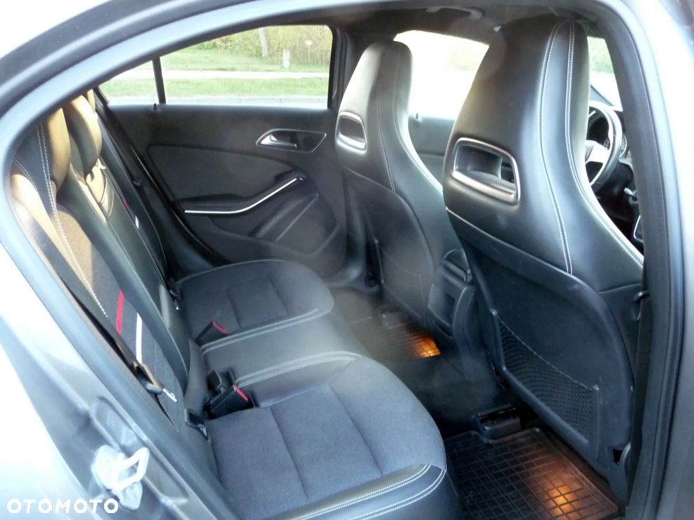 Mercedes-Benz Klasa A 180 BlueEfficiency Edition - 11