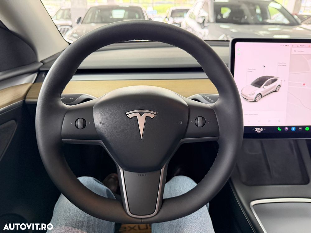 Tesla Model Y - 21