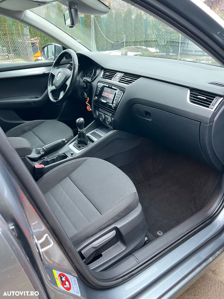 Skoda Octavia 1.6 TDI DPF Ambition - 9
