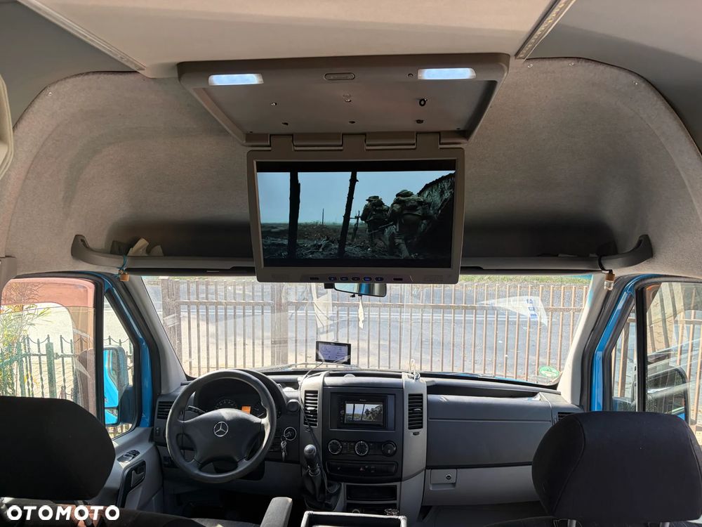 Mercedes-Benz Sprinter - 14