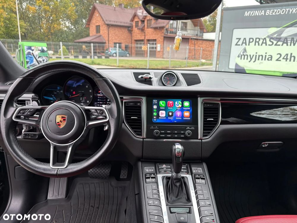 Porsche Macan Standard - 2