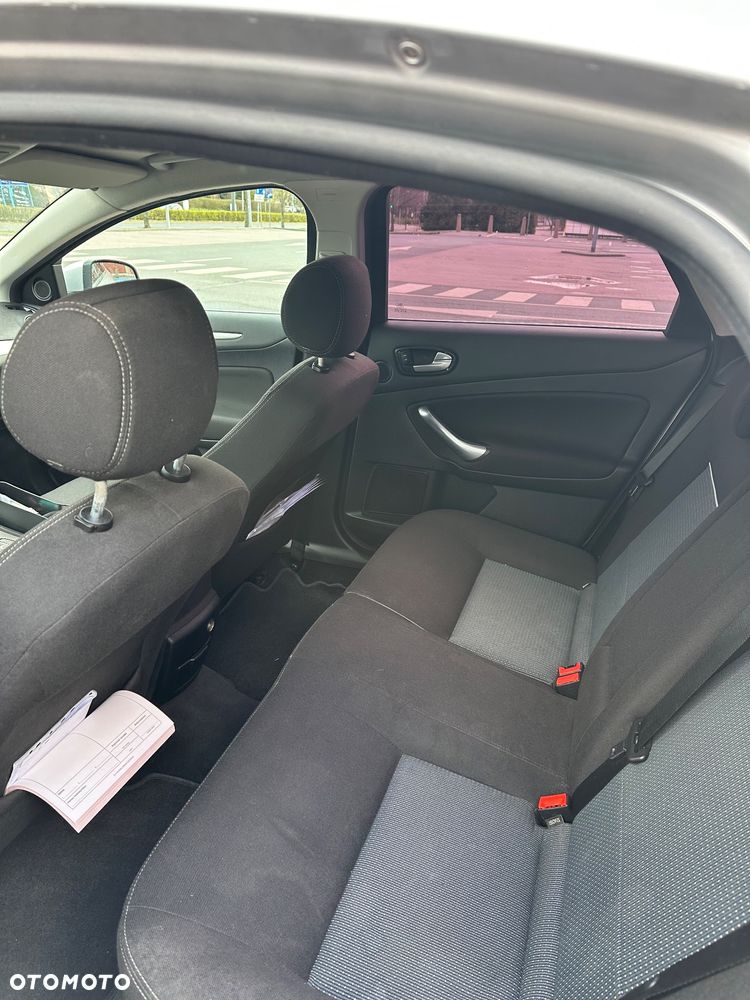 Ford Mondeo 2.0 Titanium - 13