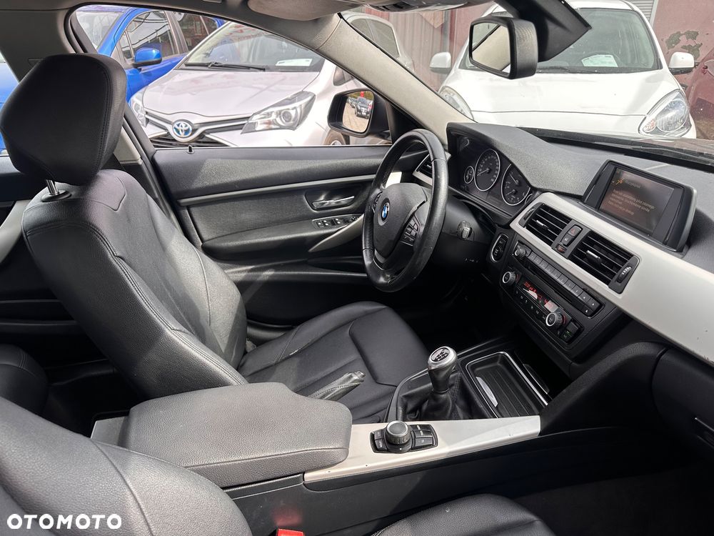 BMW Seria 3 318d Blue Performance Sport Line - 10