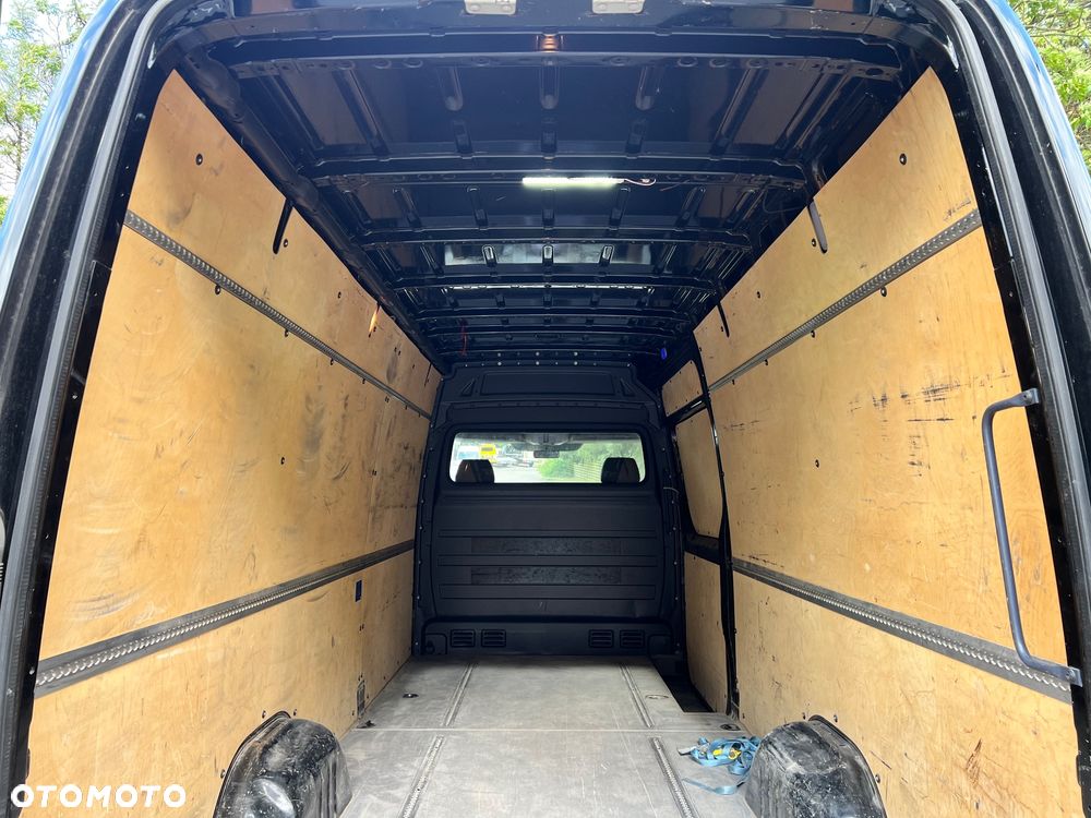 Volkswagen Crafter 2.0 TDI 163KM 2016 rok  Maxi Jumbo Czarny - 16