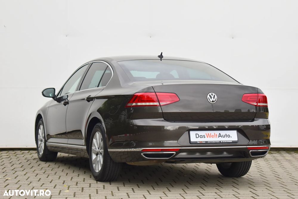 Volkswagen Passat 2.0 TDI SCR DSG Comfortline - 4