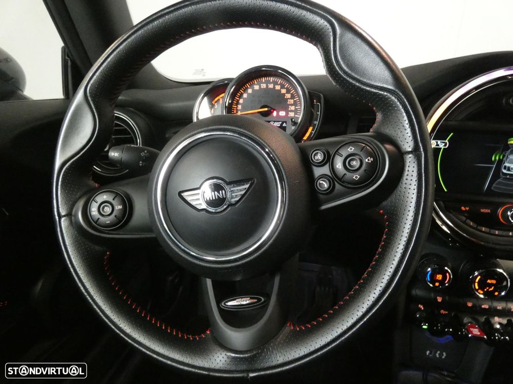 MINI 3 Portas Cooper D Auto - 19