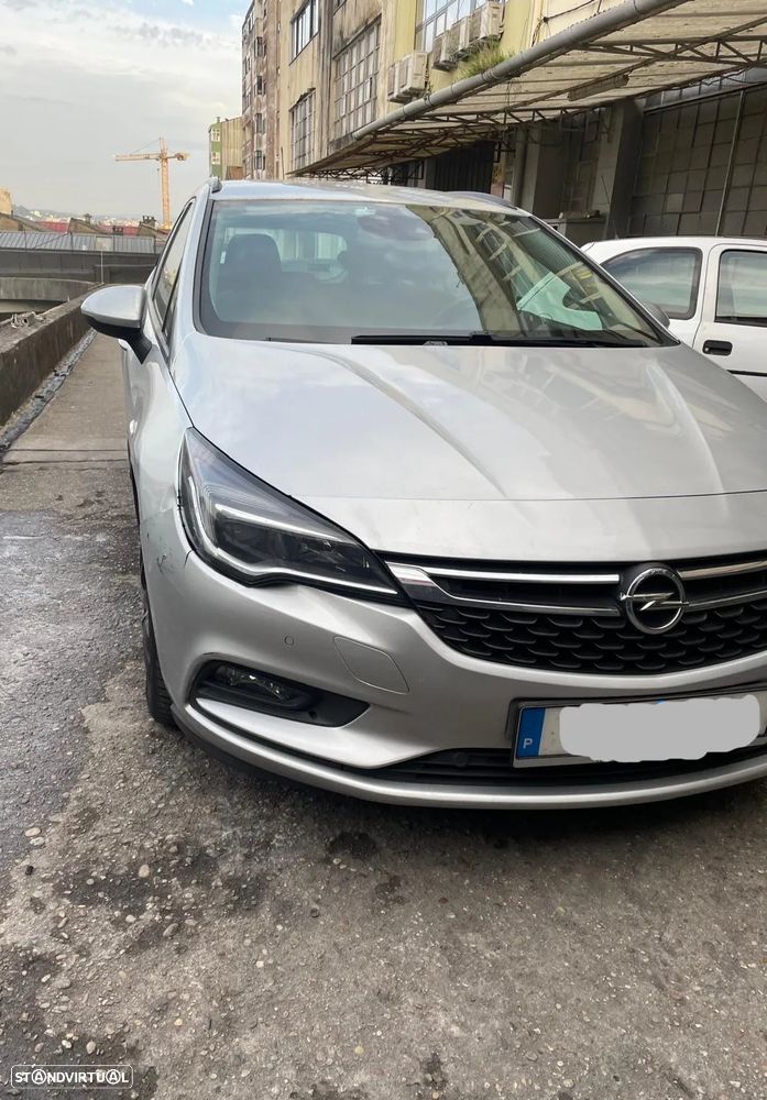 Opel Astra Sports Tourer - 1