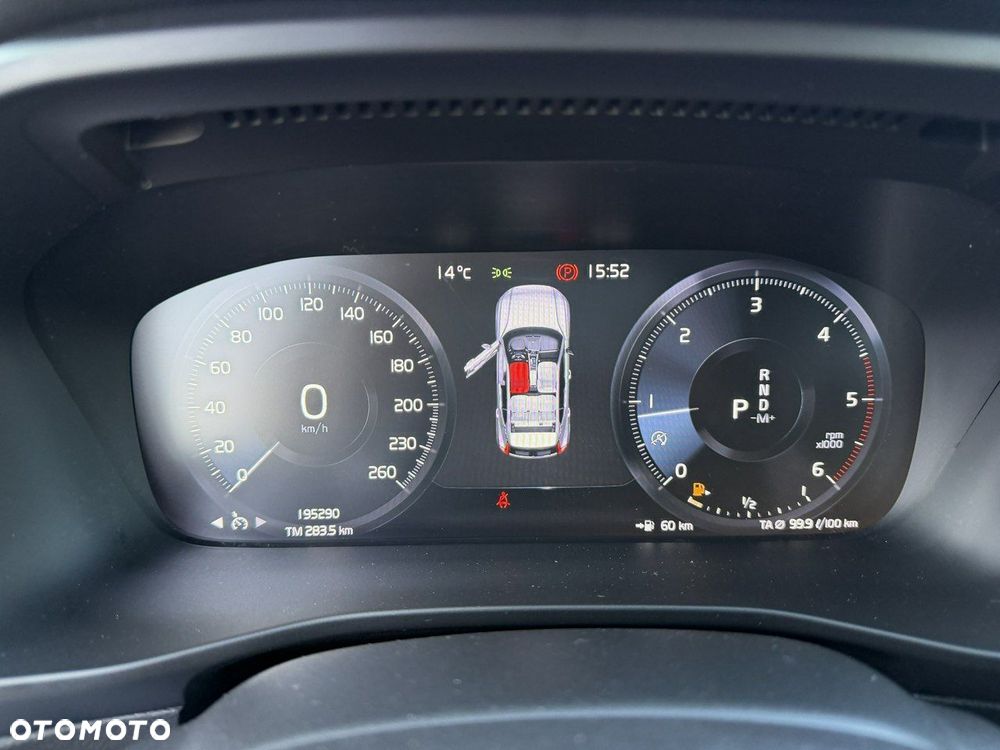 Volvo XC 40 D4 SCR AWD R-Design - 28