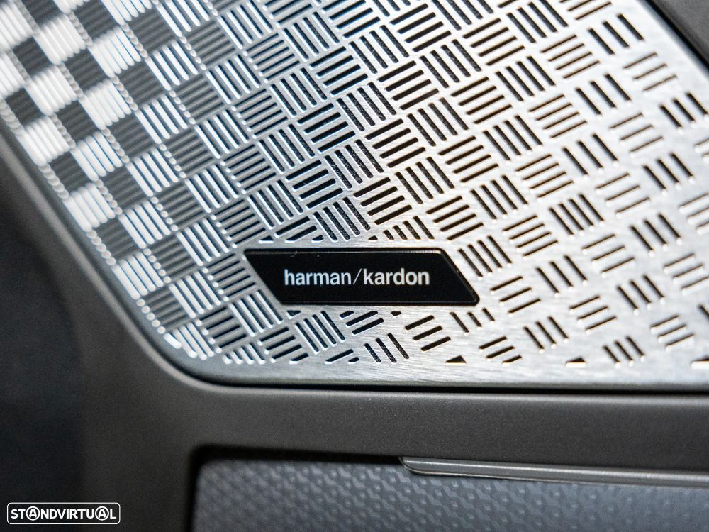 BMW iX1 eDrive20 Pack Desportivo M - 22