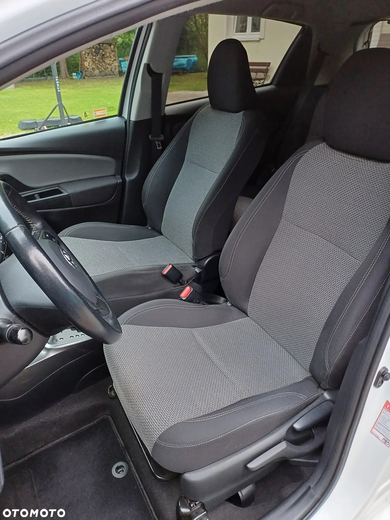 Toyota Yaris Hybrid 100 Premium EU6 - 6