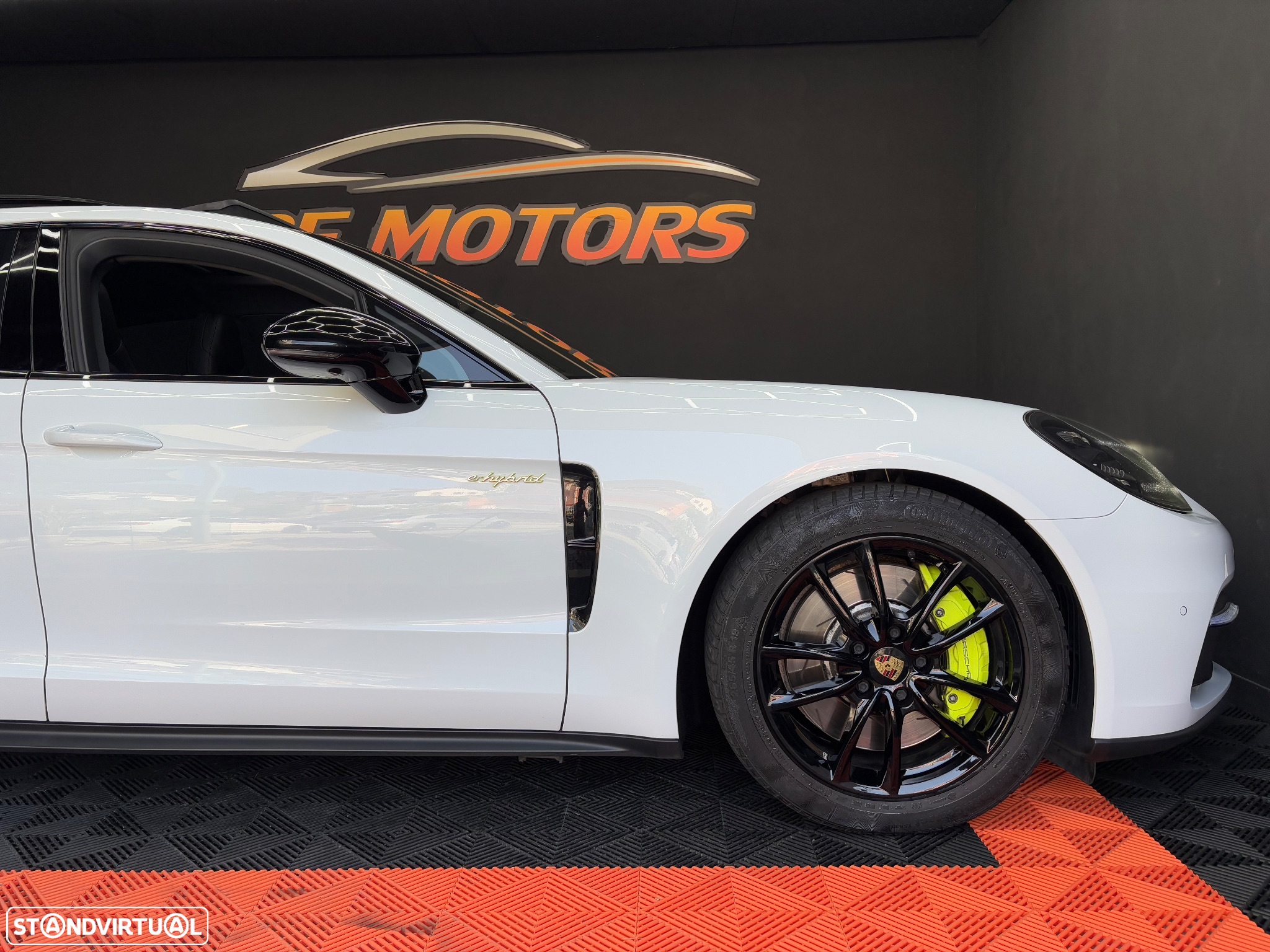 Porsche Panamera 4 E-Hybrid - 23