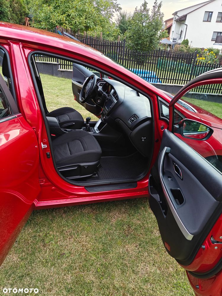Kia Ceed 1.4 L Business Line - 12