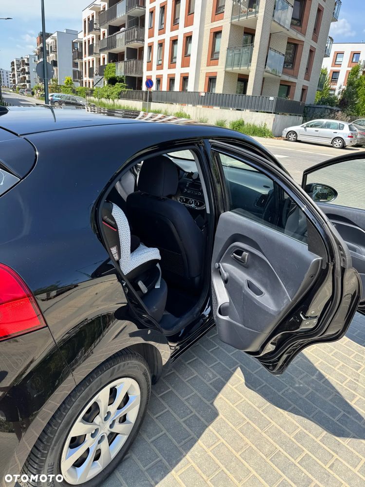 Kia Rio - 11