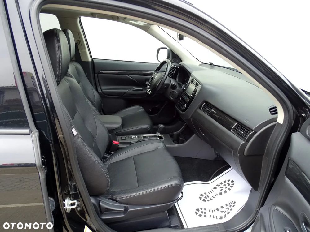 Mitsubishi Outlander 2.4 4WD CVT Instyle - 11