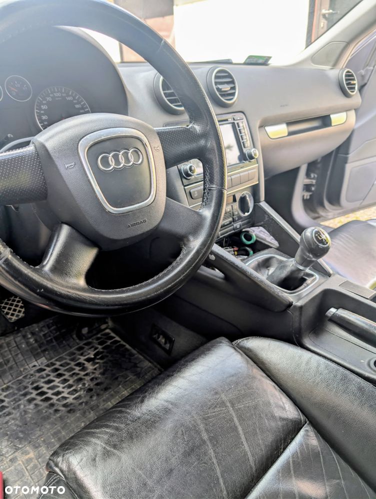 Audi A3 3-drzwiowe 1.6 Attraction - 2
