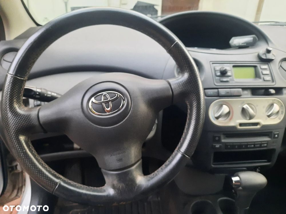 Toyota Yaris 1.3 Luna - 19