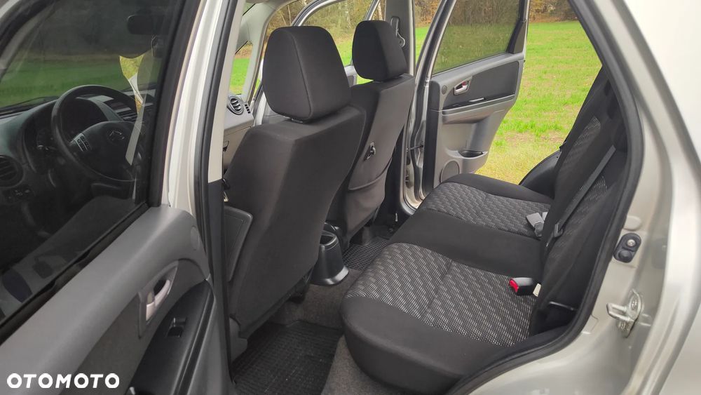 Suzuki SX4 1.6 GS / Premium - 39