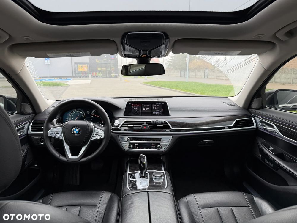 BMW Seria 7 740Li - 12