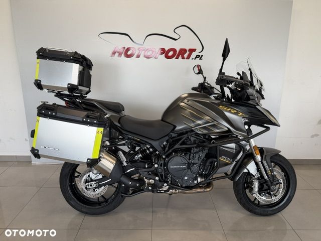 QJMOTOR 900 S - 1