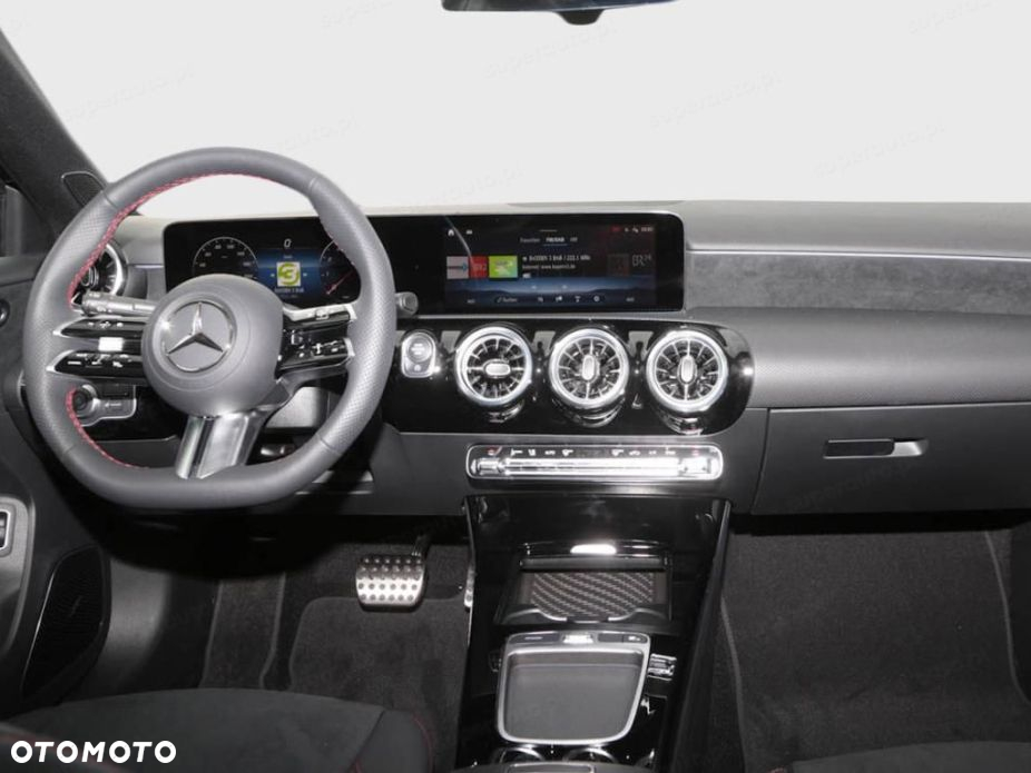 Mercedes-Benz Klasa A 250 4-Matic AMG Line 8G-DCT - 7