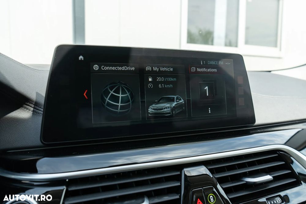 BMW Seria 5 540i xDrive AT - 24