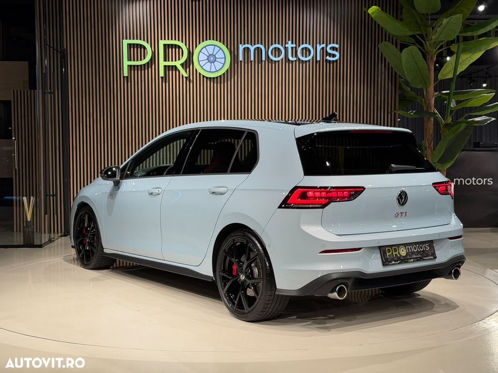 Volkswagen Golf - 10