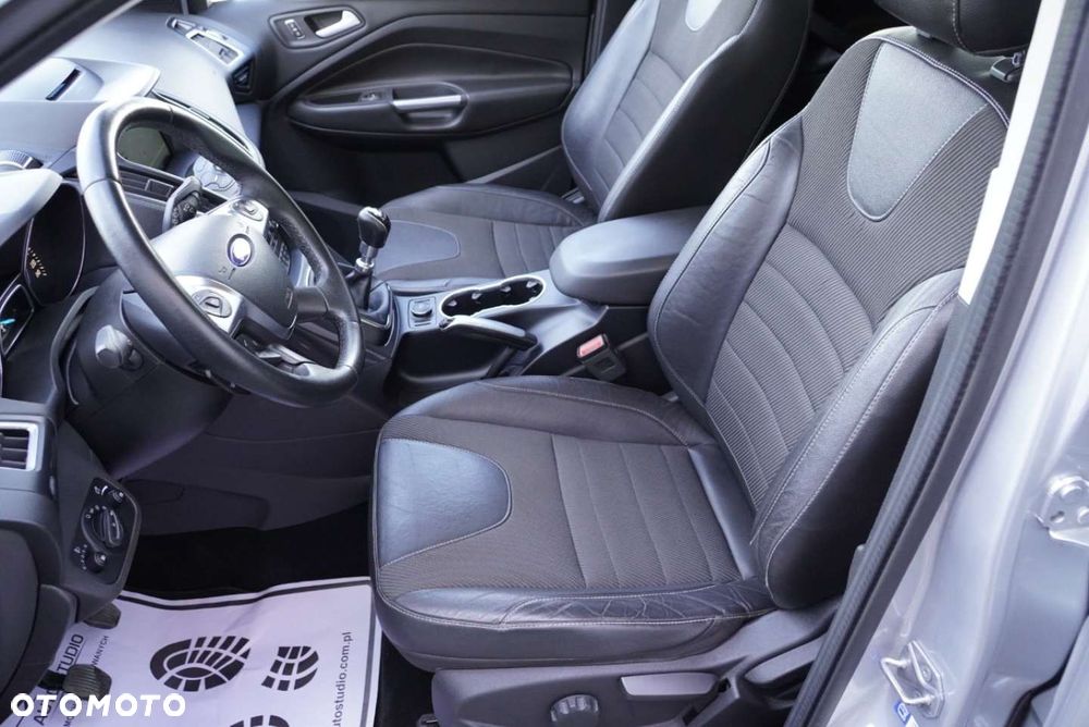 Ford Kuga 2.0 TDCi 2x4 Titanium - 13