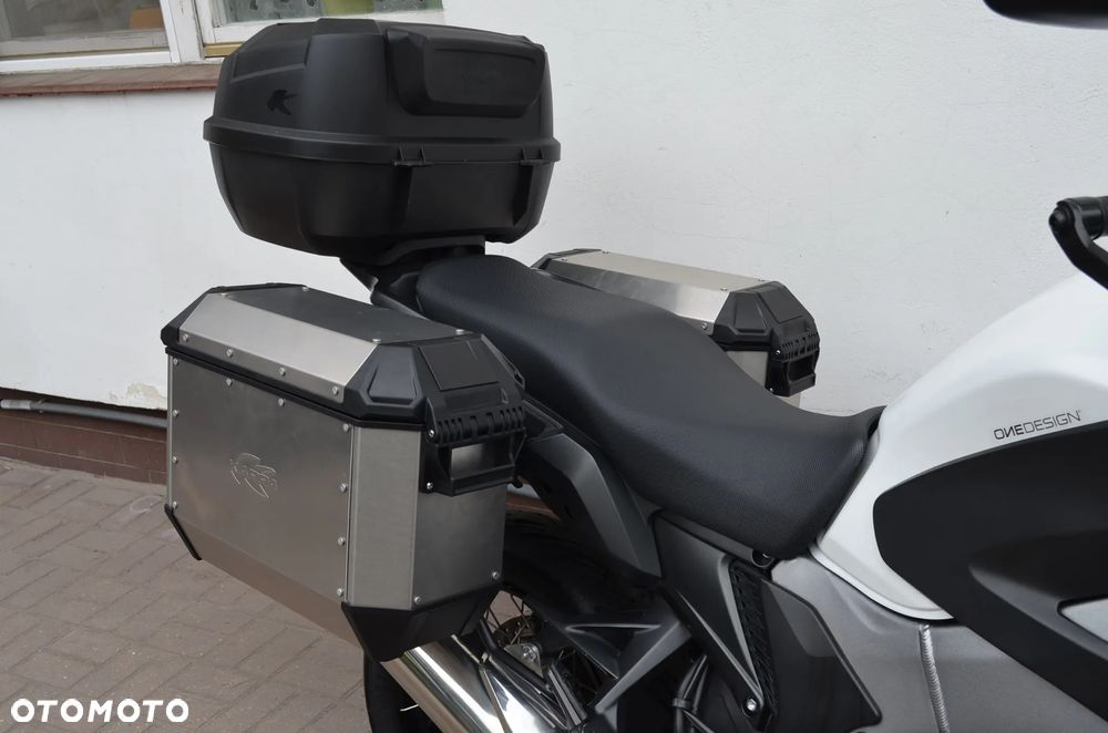 Honda VFR - 19