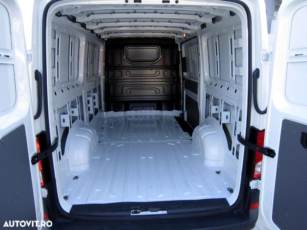 Volkswagen CRAFTER - 8