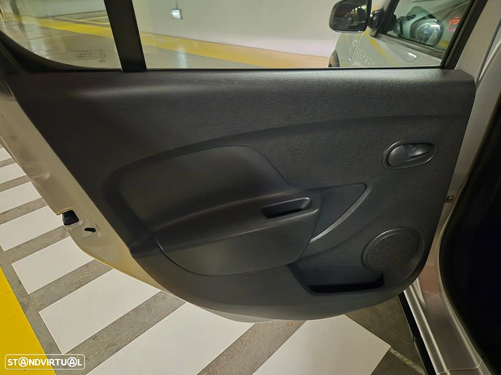 Dacia Sandero 0.9 TCe Stepway - 32