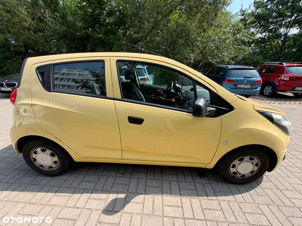 Chevrolet Spark 1.0 Base - 4