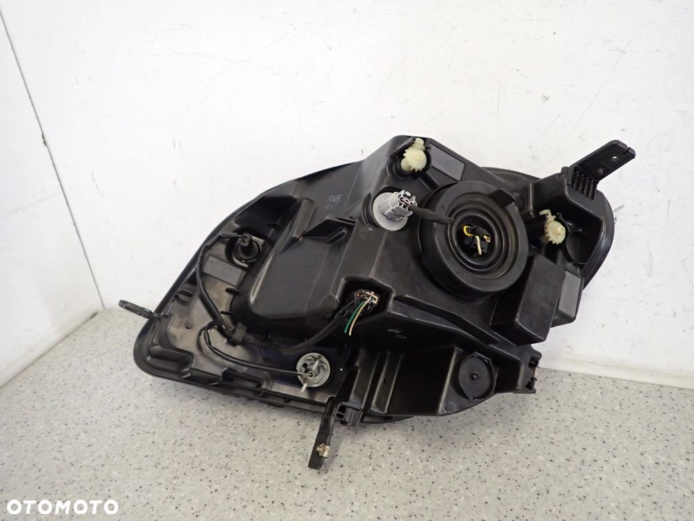 CHEVROLET ORLANDO 10- LAMPA PRZEDNIA PRAWA REFLEKTOR PRAWY - 13