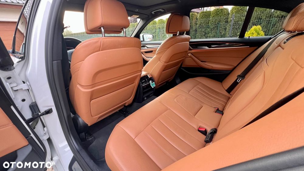 BMW Seria 5 520d xDrive Sport Line sport - 13