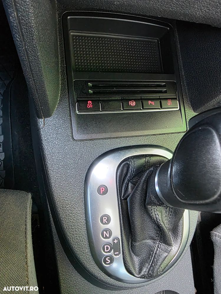 Volkswagen Touran 2.0 TDI Highline DSG - 27