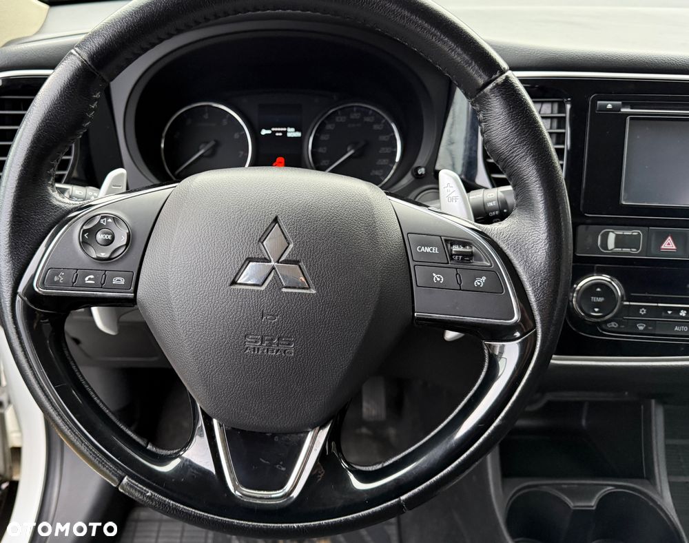 Mitsubishi Outlander 2.0 4WD CVT Plus - 17