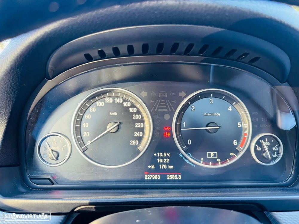 BMW 525 d Pack M Auto - 29